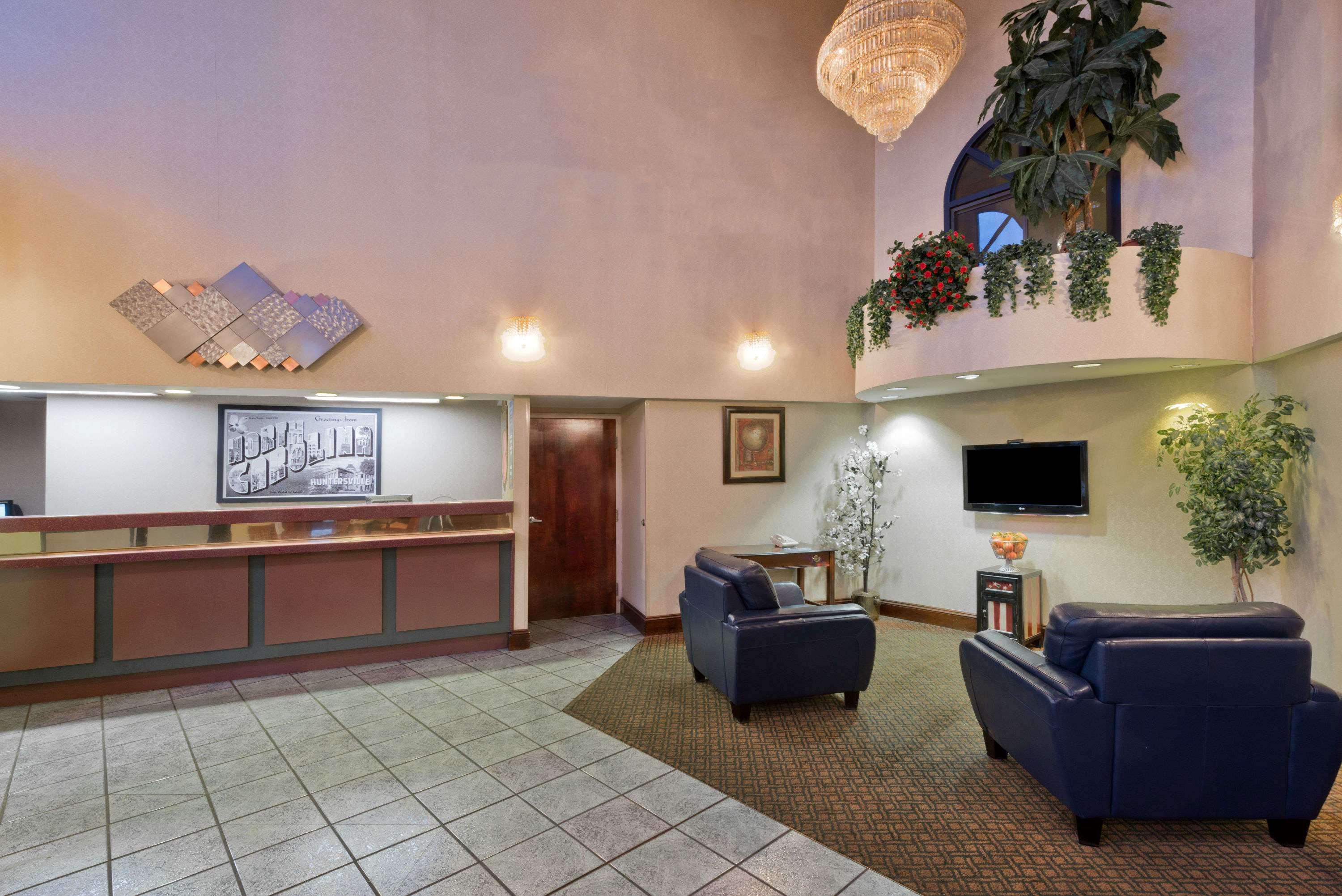 Super 8 By Wyndham Huntersville/Charlotte Area Exterior foto