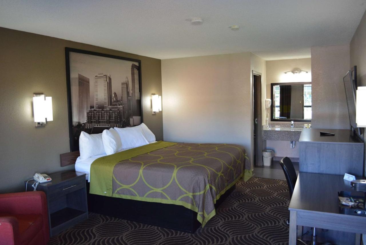 Super 8 By Wyndham Huntersville/Charlotte Area Exterior foto