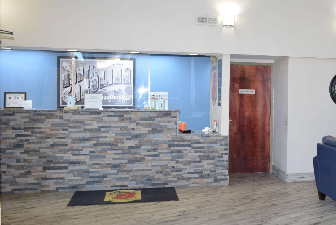 Super 8 By Wyndham Huntersville/Charlotte Area Exterior foto